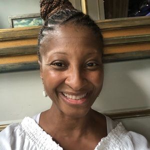 Meet your Posher, Elaine